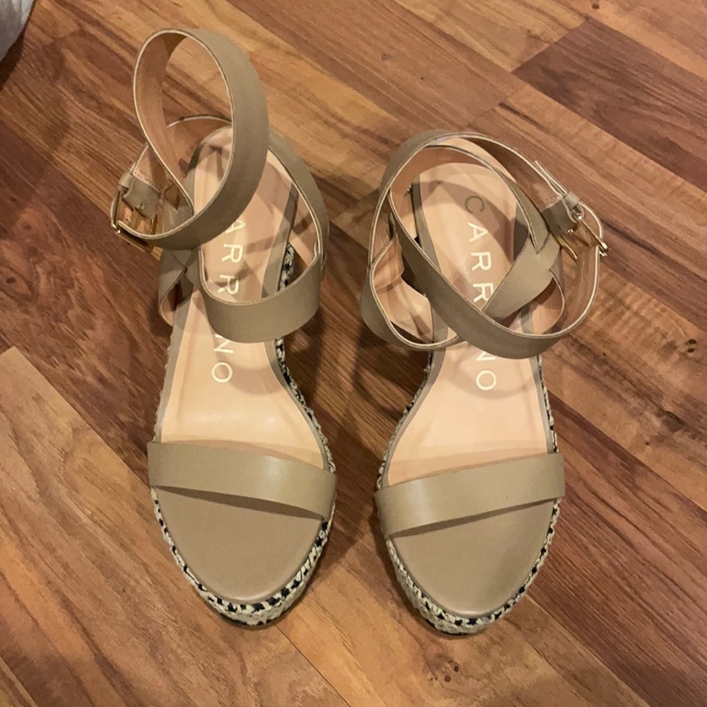 NEW Carrano - Black / Tan Platforms l Size 8